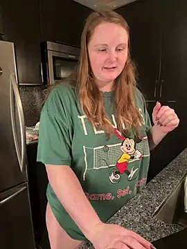 GingerSnap33 online show from January 13, 2026, 4:05 am