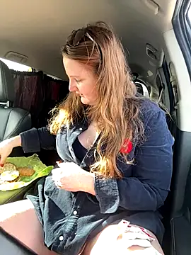 GingerSnap33 online show from November 9, 2025, 6:12 pm