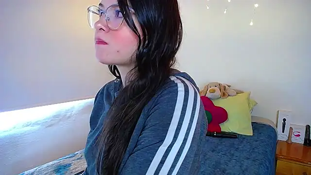 Snapshot of juli05star20 chatting on February 2, 2025, 3:17 pm juli05star20 online show from February 2, 2025, 3:17 pm