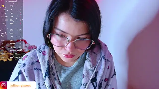 Snapshot of juli05star20 chatting on December 19, 2025, 1:31 am juli05star20 online show from December 19, 2025, 1:31 am