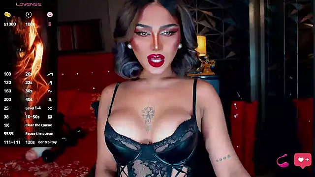 Snapshot of NatalyaFox chatting on November 13, 2025, 8:18 am NatalyaFox online show from November 13, 2025, 8:18 am