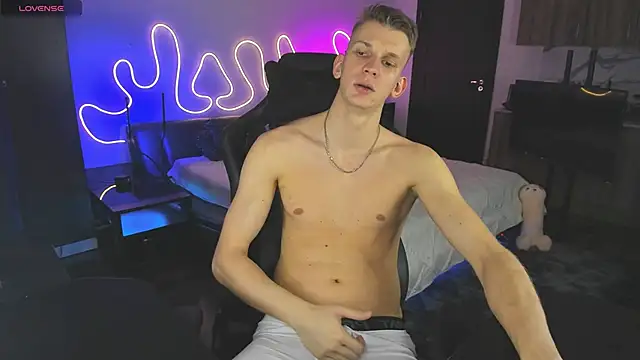 Snapshot of Brad_Maloney chatting on November 14, 2025, 7:28 pm Brad Maloney online show from November 14, 2025, 7:28 pm