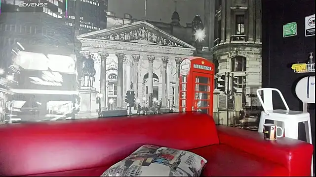 CloeRodriguez online show from April 15, 2026, 9:15 pm