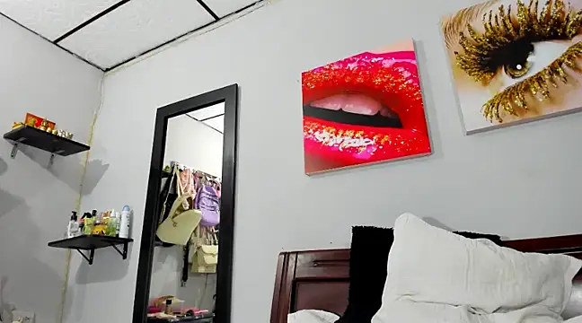 Snapshot of aleziiacam chatting on January 27, 2025, 3:47 am aleziiacam online show from January 27, 2025, 3:47 am