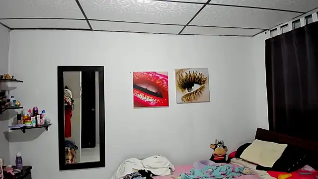 Snapshot of aleziiacam chatting on October 9, 2025, 4:13 am aleziiacam online show from October 9, 2025, 4:13 am