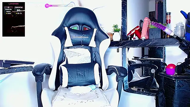 Snapshot of the_dog_lian chatting on December 4, 2025, 11:37 pm the dog lian online show from December 4, 2025, 11:37 pm