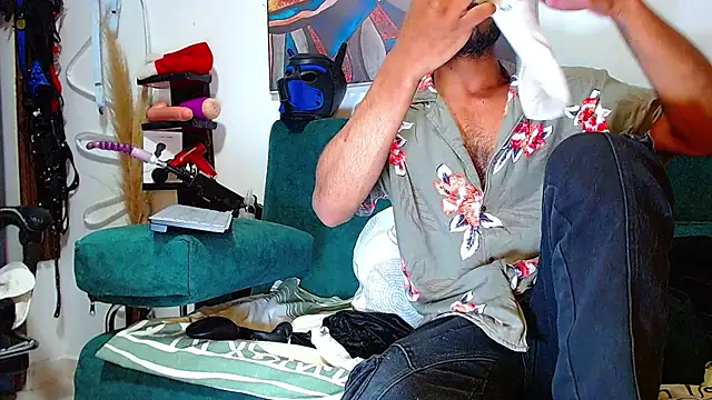 Snapshot of the_dog_lian chatting on November 13, 2025, 2:43 pm the dog lian online show from November 13, 2025, 2:43 pm