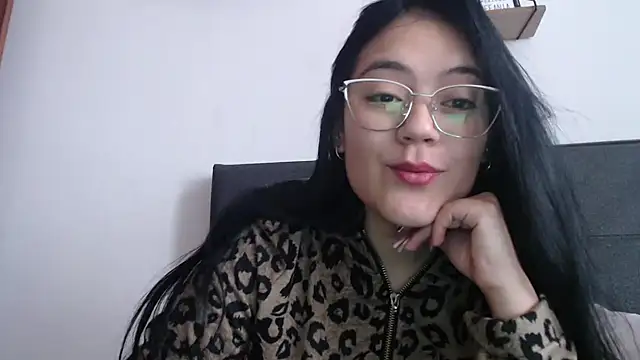 Snapshot of Alisha_99 chatting on March 5, 2026, 2:35 pm Alisha 99 online show from March 5, 2026, 2:35 pm