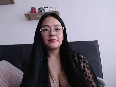 Snapshot of Alisha_99 chatting on December 22, 2025, 10:10 pm Alisha 99 online show from December 22, 2025, 10:10 pm