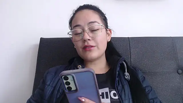 Snapshot of Alisha_99 chatting on October 22, 2025, 1:21 pm Alisha 99 online show from October 22, 2025, 1:21 pm