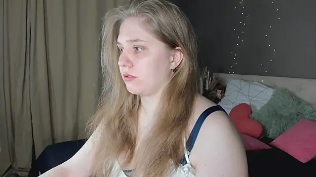 Megan Violer online show from April 16, 2026, 5:25 pm