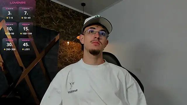 CodyWalkerR online show from April 5, 2026, 12:28 am