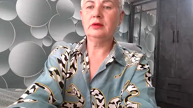 NicoleOlla online show from October 7, 2025, 5:19 am