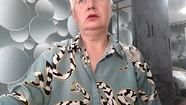 NicoleOlla online show from October 5, 2025, 4:03 am