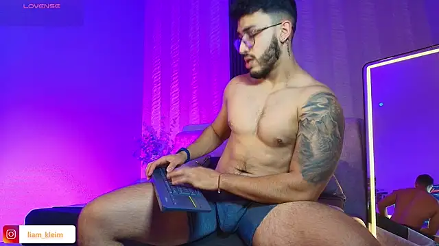 Snapshot of Liam_Kleiin chatting on May 21, 2026, 5:43 pm Liam Kleiin online show from May 21, 2026, 5:43 pm