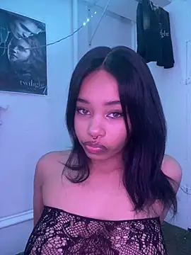 lovekaylaa online show from December 5, 2024, 5:43 am