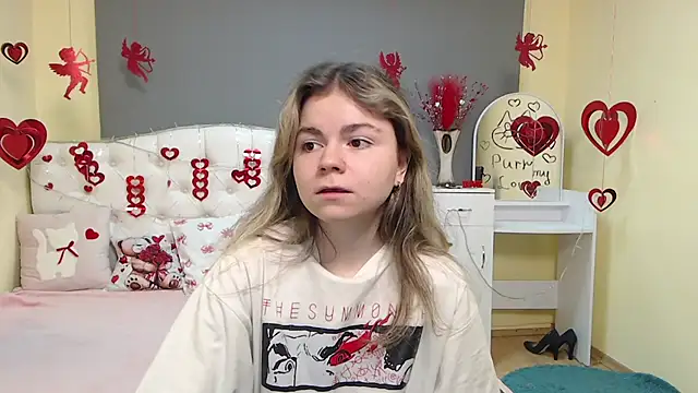 TinaRedly online show from February 9, 2026, 12:25 pm