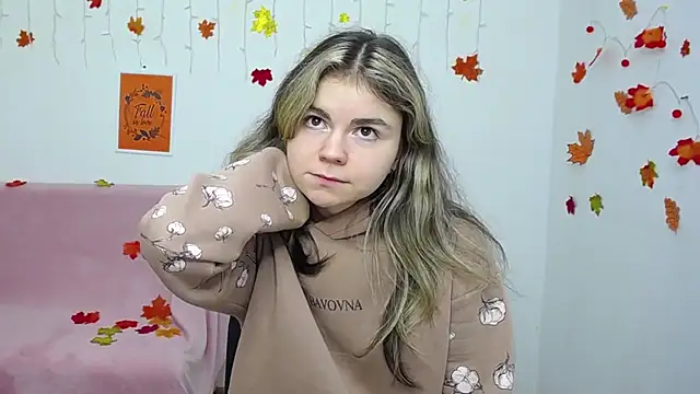 Snapshot of TinaRedly chatting on December 1, 2025, 7:15 pm TinaRedly online show from December 1, 2025, 7:15 pm