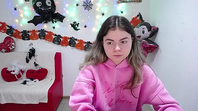 Snapshot of TinaRedly chatting on October 27, 2025, 6:20 pm TinaRedly online show from October 27, 2025, 6:20 pm