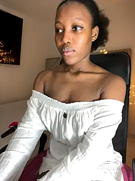 Snapshot of kellya_ chatting on October 25, 2025, 11:27 pm kellya online show from October 25, 2025, 11:27 pm