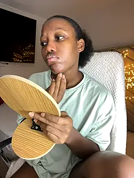 Snapshot of kellya_ chatting on November 14, 2025, 11:41 pm kellya online show from November 14, 2025, 11:41 pm