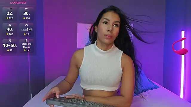 MadissonShakur online show from September 15, 2025, 5:13 pm