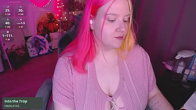 lissamuff online show from April 14, 2026, 5:07 pm