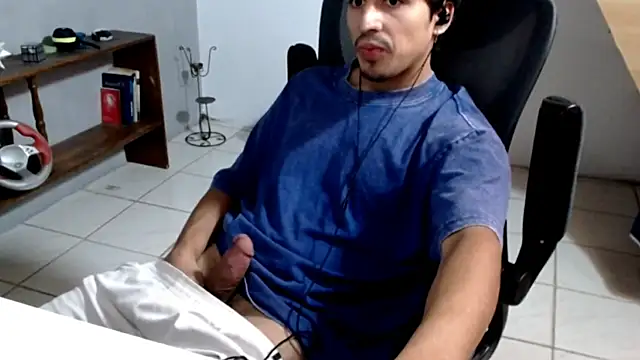 Snapshot of Thieves9 chatting on January 11, 2026, 1:45 am Thieves9 online show from January 11, 2026, 1:45 am