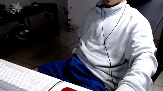 Snapshot of Thieves9 chatting on January 12, 2026, 12:45 pm Thieves9 online show from January 12, 2026, 12:45 pm