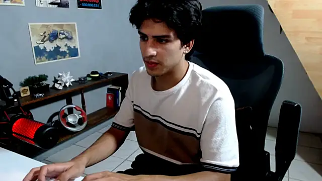 Snapshot of Thieves9 chatting on January 16, 2026, 3:43 am Thieves9 online show from January 16, 2026, 3:43 am