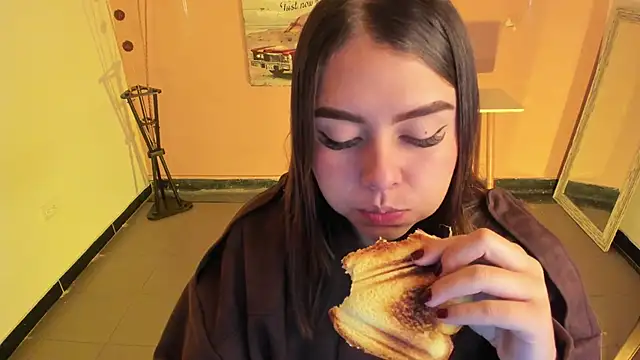 Snapshot of ArianaBaker chatting on November 29, 2025, 1:22 pm ArianaBaker online show from November 29, 2025, 1:22 pm