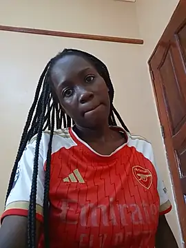 Snapshot of Swirly_blac chatting on August 6, 2026, 7:47 am Swirly blac online show from August 6, 2026, 7:47 am