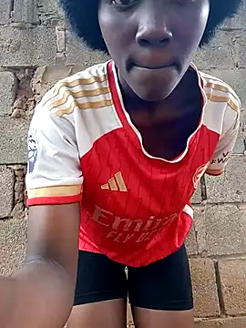 Snapshot of Swirly_blac chatting on November 15, 2025, 7:45 am Swirly blac online show from November 15, 2025, 7:45 am