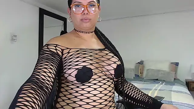 flowerdirtty online show from November 3, 2025, 5:27 pm