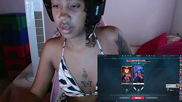 Snapshot of TiffanyRoouse chatting on February 9, 2025, 10:11 pm TiffanyRoouse online show from February 9, 2025, 10:11 pm