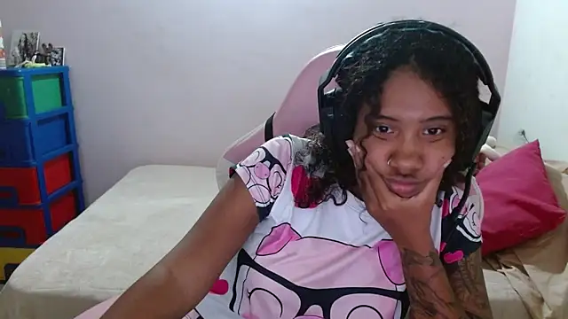 Snapshot of TiffanyRoouse chatting on March 16, 2025, 12:01 am TiffanyRoouse online show from March 16, 2025, 12:01 am