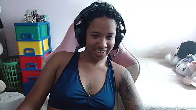 TiffanyRoouse online show from October 30, 2025, 2:58 pm