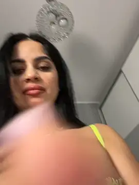 Snapshot of _adelle chatting on March 4, 2026, 2:14 pm adelle online show from March 4, 2026, 2:14 pm