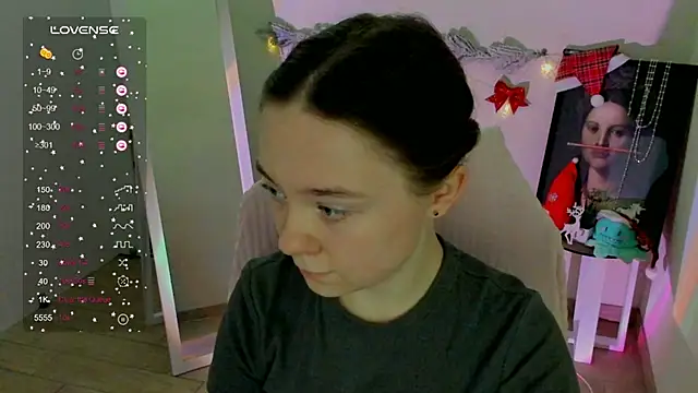 Snapshot of Florence_meow chatting on December 20, 2024, 9:21 am Florence meow online show from December 20, 2024, 9:21 am