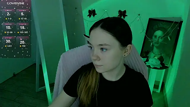 Snapshot of Florence_meow chatting on February 6, 2025, 5:19 pm Florence meow online show from February 6, 2025, 5:19 pm