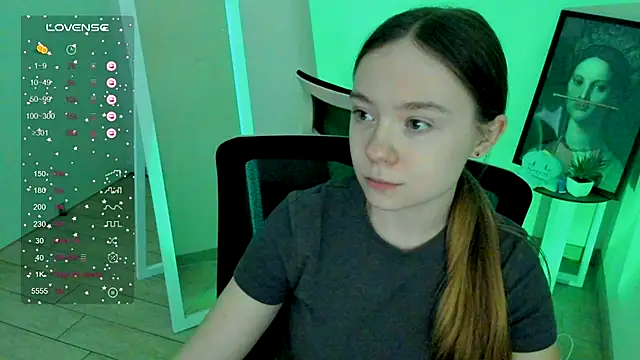 Snapshot of Florence_meow chatting on December 4, 2024, 7:00 am Florence meow online show from December 4, 2024, 7:00 am