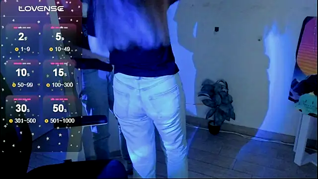 Snapshot of Florence_meow chatting on December 2, 2025, 7:43 am Florence meow online show from December 2, 2025, 7:43 am