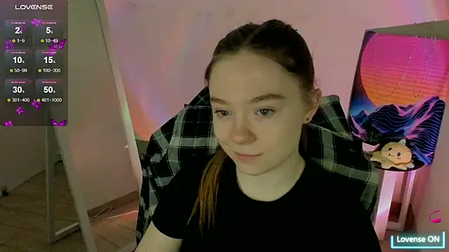 Snapshot of Florence_meow chatting on March 18, 2025, 7:33 am Florence meow online show from March 18, 2025, 7:33 am