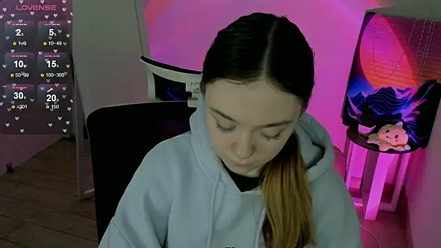 Snapshot of Florence_meow chatting on February 21, 2025, 9:56 am Florence meow online show from February 21, 2025, 9:56 am