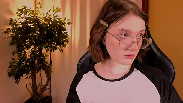 Snapshot of ELLIEJAY chatting on November 30, 2025, 5:08 am ELLIEJAY online show from November 30, 2025, 5:08 am