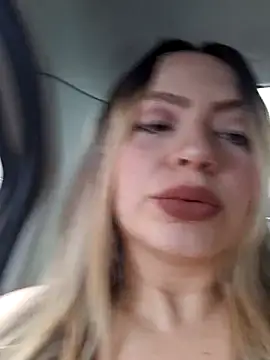 Snapshot of Valentina_St chatting on February 22, 2025, 7:25 pm Valentina St online show from February 22, 2025, 7:25 pm