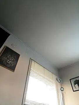 Elrubiolargo online show from September 17, 2025, 6:04 am