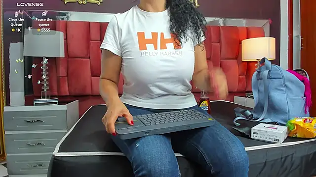 JulianaMartineS online show from February 23, 2025, 7:17 pm