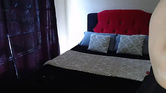 Snapshot of Crystal_milkmature chatting on December 16, 2025, 4:11 pm Crystal milkmature online show from December 16, 2025, 4:11 pm