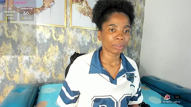 MonicaSchwartz online show from November 27, 2025, 7:47 pm